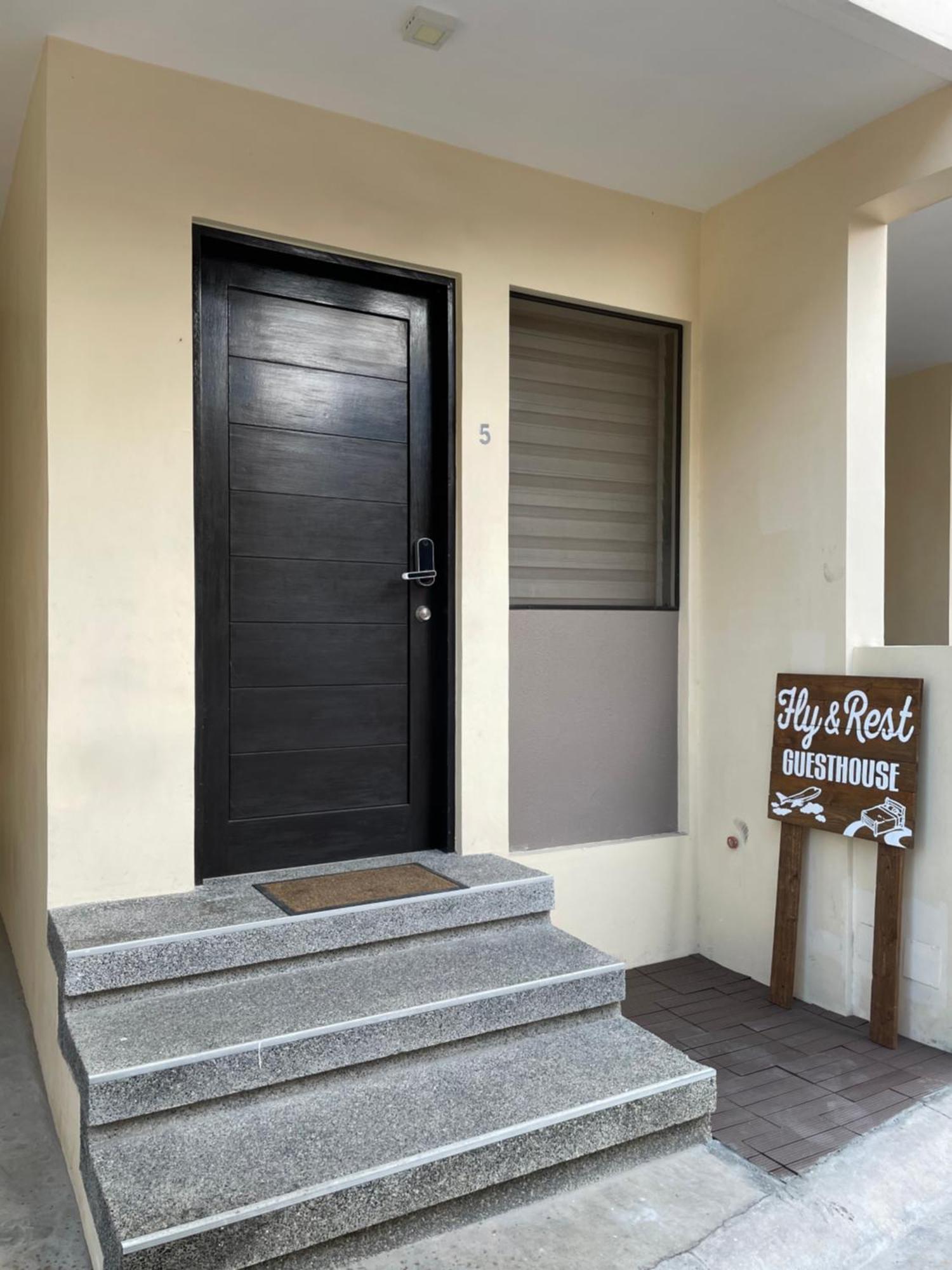 Fly & Rest Guesthouse - Mactan-Cebu International Airport ماكتان المظهر الخارجي الصورة